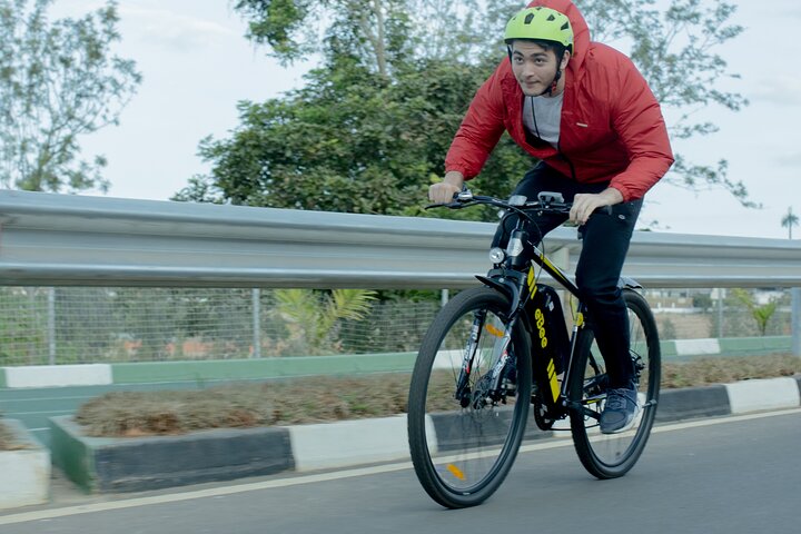 Kigali E-Bike City Tour with Breakfast
