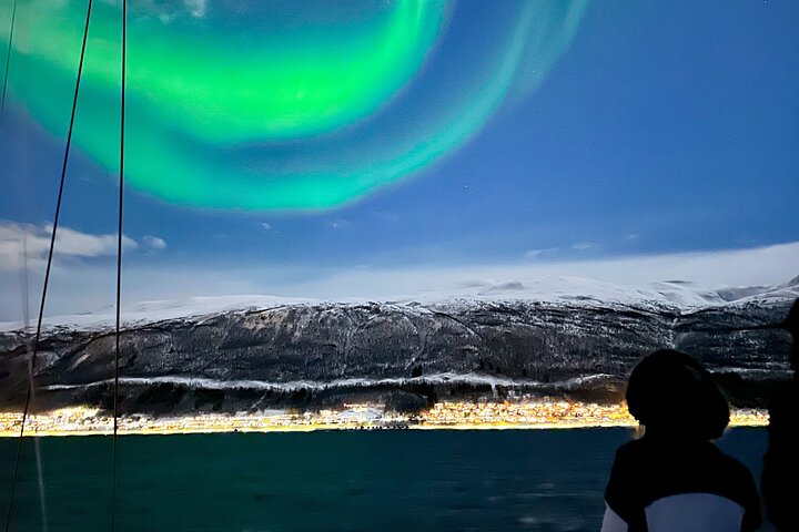 Luxury Northern Lights Yacht Cruise with Hot Tub from Tromsø