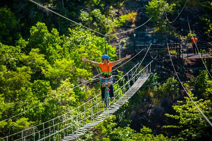 Koh Phangan Zipline äventyr med Wang Sai Vattenfall View