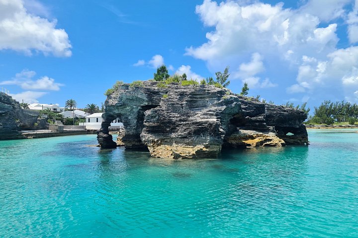 Private Bermuda Boat Charter Cliff Jumping, Islands & Sightseeing