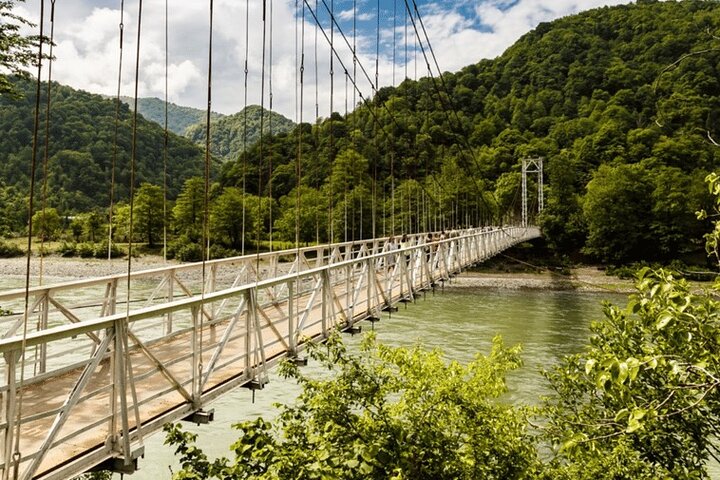 Wein- und Speisetour zu den Batumi-Wasserfällen - Bergiges Adscharien
