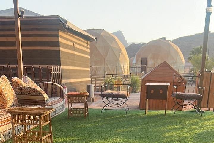 Jordan Private 2-Day: Petra, Wadi Rum, Pink Lake & Dead Sea