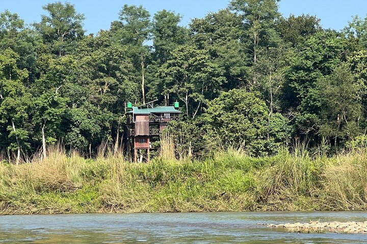 2Nacht 3Tage Chitwan Jungle Tower Nachtaufenthalt und CNP Nepal Safari