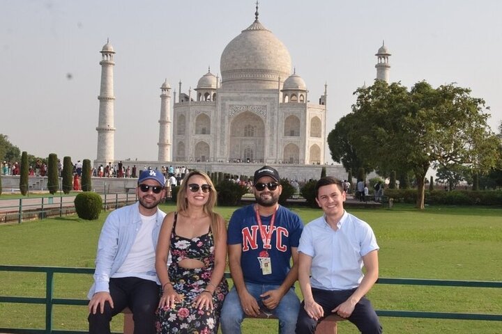 Tour guidato salta fila del forte di Taj Mahal e Agra con opzioni