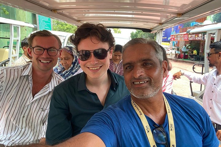 Tour guidato salta fila del forte di Taj Mahal e Agra con opzioni