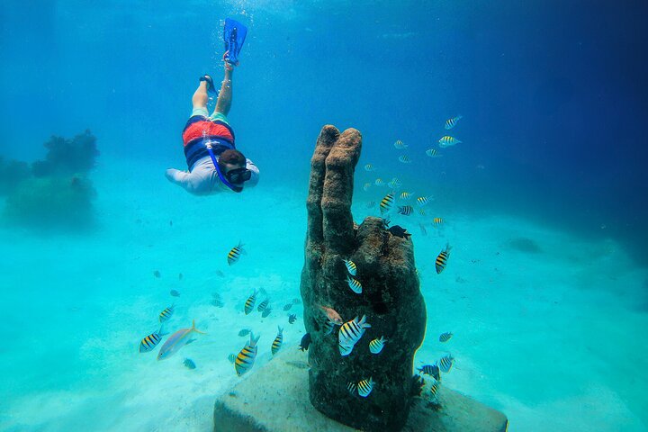 Isla Mujeres Luxury Sailing: Solo Adulti o Per Famiglie