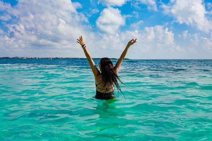Isla Mujeres Luxury Sailing: Solo Adulti o Per Famiglie