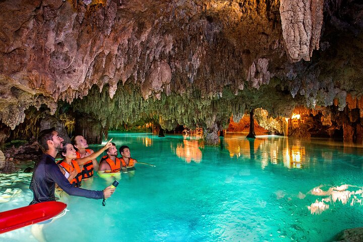 Tulum begeleide tour, magische Cenote, lagune snorkelen en lunch aan het strand