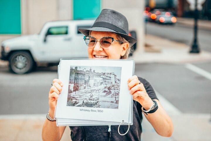Phantoms of Prohibition : Geister, Cocktails & Bissen Walking Tour