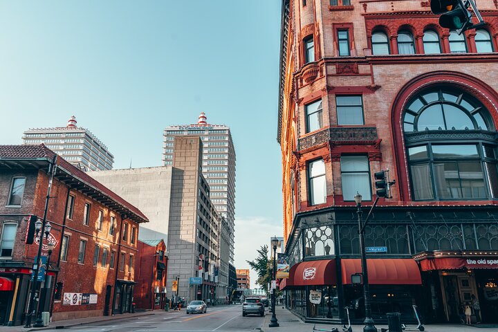 Phantoms of Prohibition : Geister, Cocktails & Bissen Walking Tour