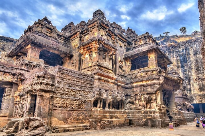 Same Day Tour of Ajanta & Ellora Cave's from Mumbai with Flights
