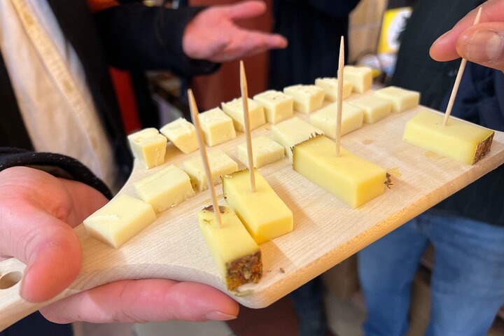 Tour gastronomico di Zurigo con 10 prelibatezze locali, formaggi e cioccolatini