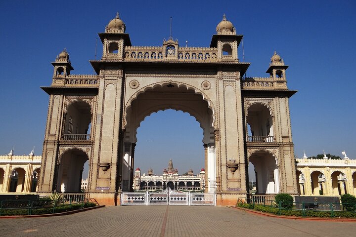 Mysore Full day Private Tour with Guide and Lunch from Bangalore