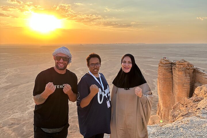 Edge of the World Riyadh Tour with Camel Ride & Dinner