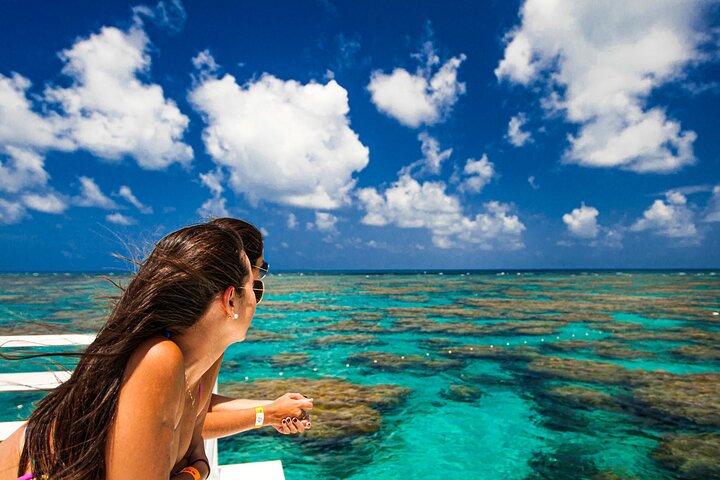 Descubre la Belleza Submarina : Explora el Arrecife Parrachos de Maracajaú