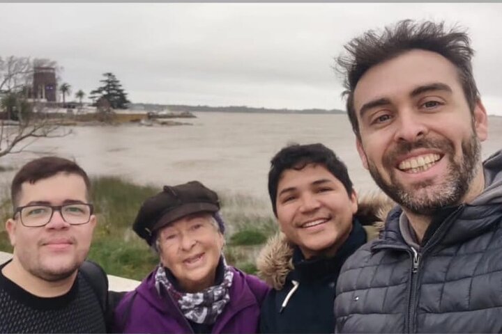 Tour a pie Colonia del Sacramento. ENG, SPA, GER, POR