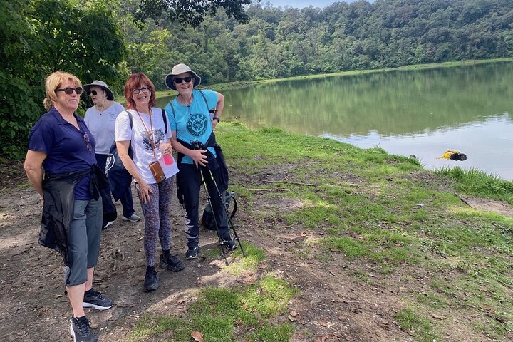 Escursione al Lago Sacro Chicabal, poi Tour di un villaggio Maya - Giornata intera
