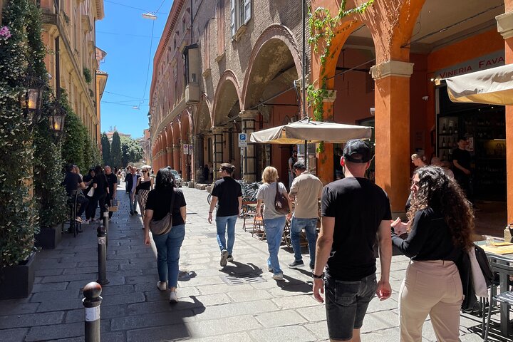 Bologna Walking Food Tour og højdepunkter med en lokal guide