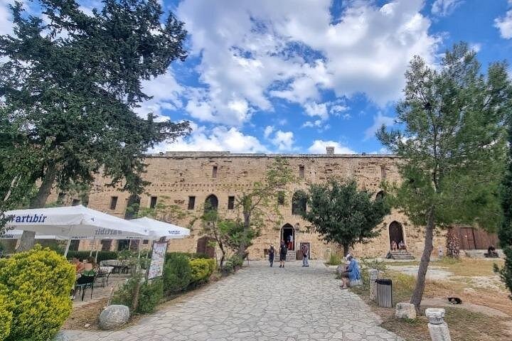 Privat dagstur i Nicosia og Kyrenia (Nicosia/ Kyrenia Hotels)