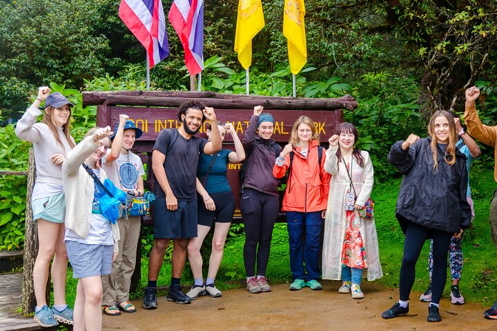 Doi Inthanon nasjonalpark, fossefall og Royal Project Day Tour fra Chiang Mai