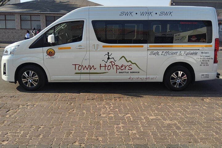 Tous les jours, Town Hoppers Shuttle Bus de Swakopmund à Windhoek.