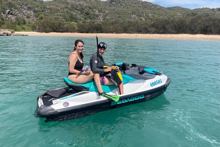 Restauranter i nærheten av Magnetic Island Snorkel Jet Ski Tour