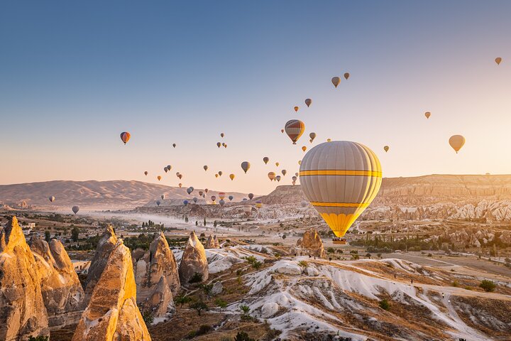 Passeio de balão de ar quente ao nascer do sol em Goreme, Capadócia