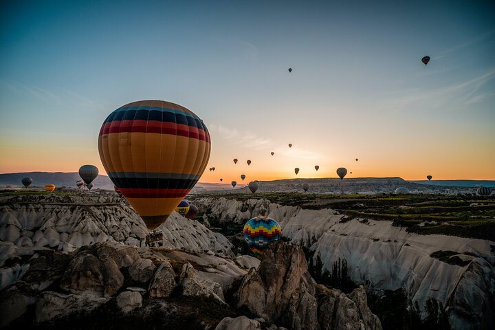 Passeio de balão de ar quente ao nascer do sol em Goreme, Capadócia