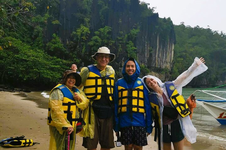 Unterirdische Flusstour mit privatem Van, Puerto Princesa nach El Nido