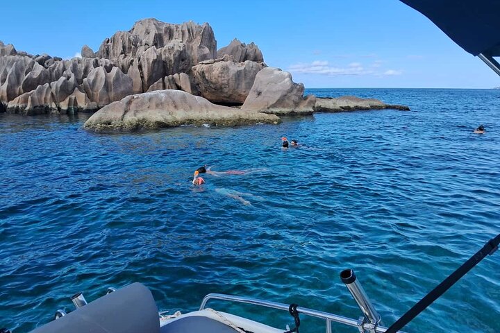 Halvdags Snorkling Syster, Coco och Felicite Islands från LaDigue