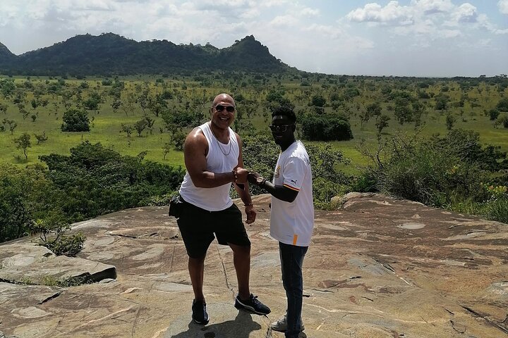 Akosombo Day Tour Shai Hills Ponte di Adomi e crociera in barca privata