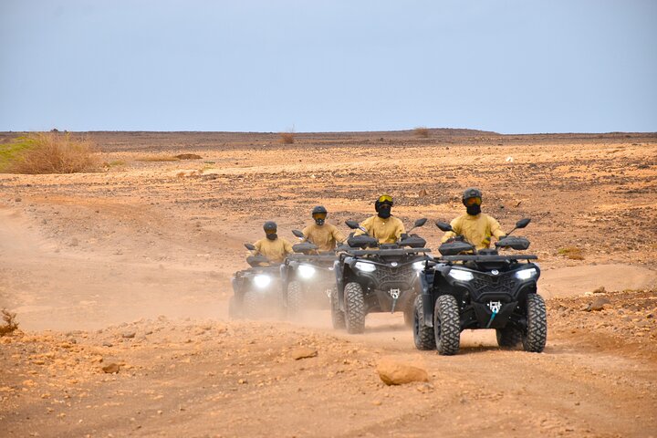 Boa Vista Quad Tour: Naufragio e Deserto di Viana (2 - Ora)