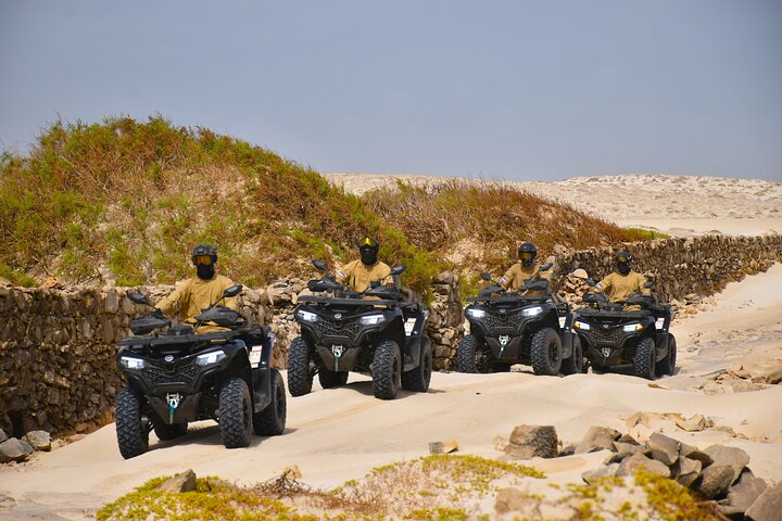 Boa Vista Quad Tour: Naufragio e Deserto di Viana (2 - Ora)