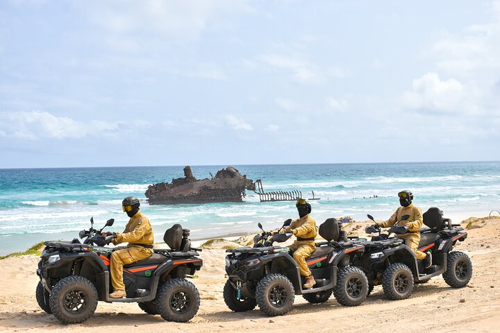 Boa Vista Quad Tour: Naufragio e Deserto di Viana (2 - Ora)
