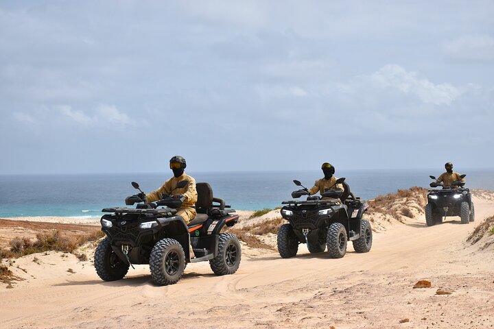 Boa Vista Quad Tour: Naufragio e Deserto di Viana (2 - Ora)