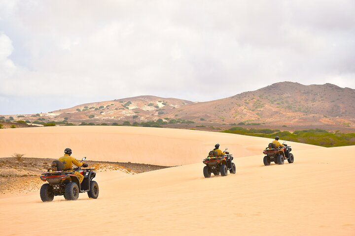 Boa Vista Quad Tour: Naufragio e Deserto di Viana (2 - Ora)