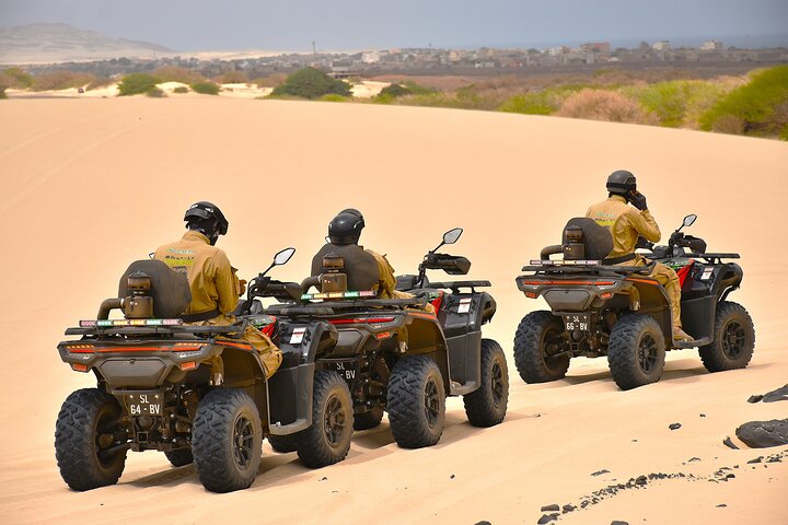 Boa Vista Quad Tour: Naufragio e Deserto di Viana (2 - Ora)