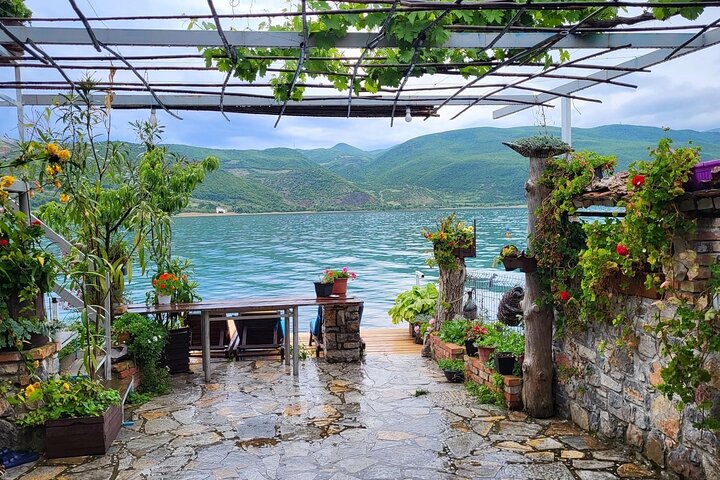Tour di un giorno di Lin, Pogradec e Ohrid da Tirana