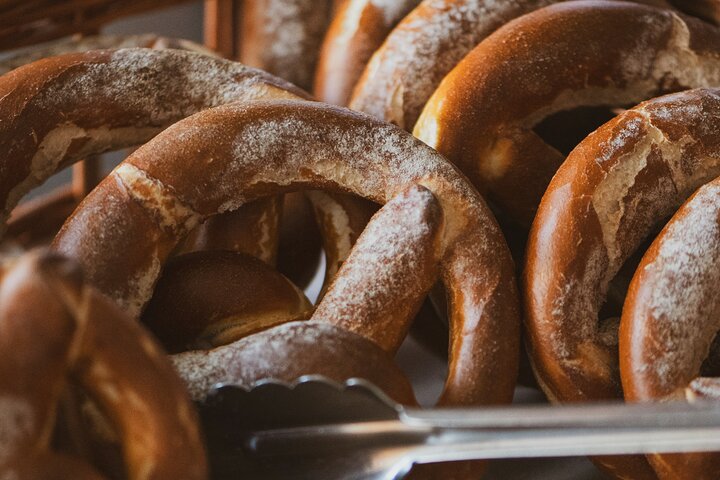 Innsbruck: Un tour gastronomico a piedi con pasto completo di Do Eat Better