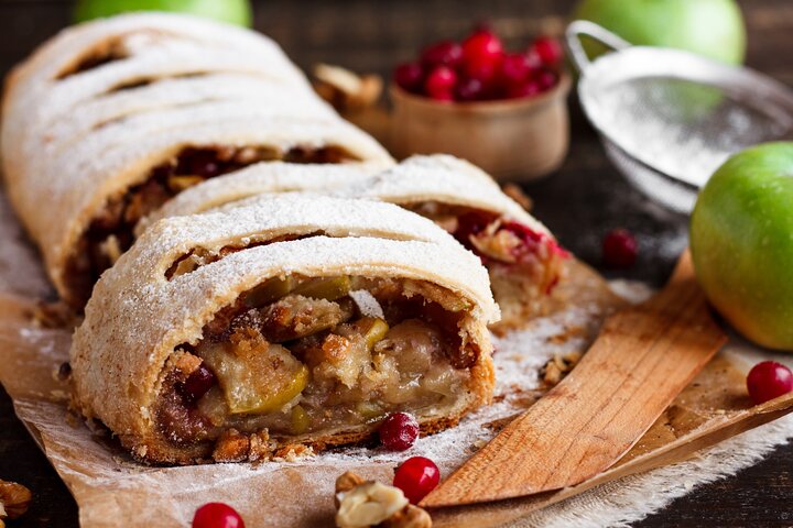Innsbruck: Un tour gastronomico a piedi con pasto completo di Do Eat Better