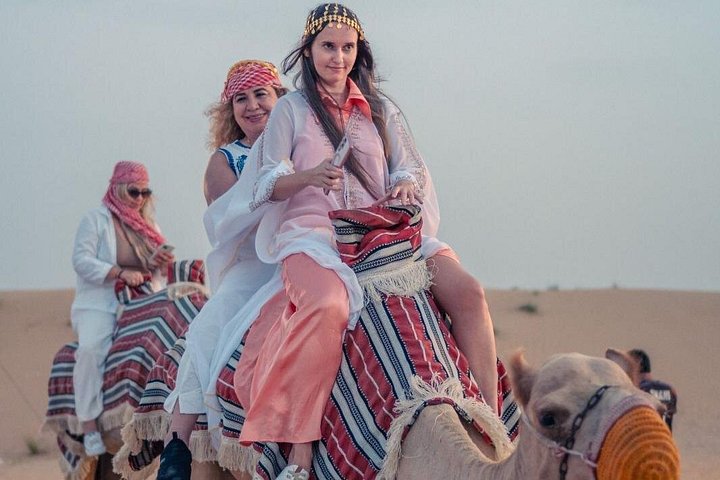 Dubai: VIP Evening Desert Safari, Camel, BBQ Dinner & Dune Bash