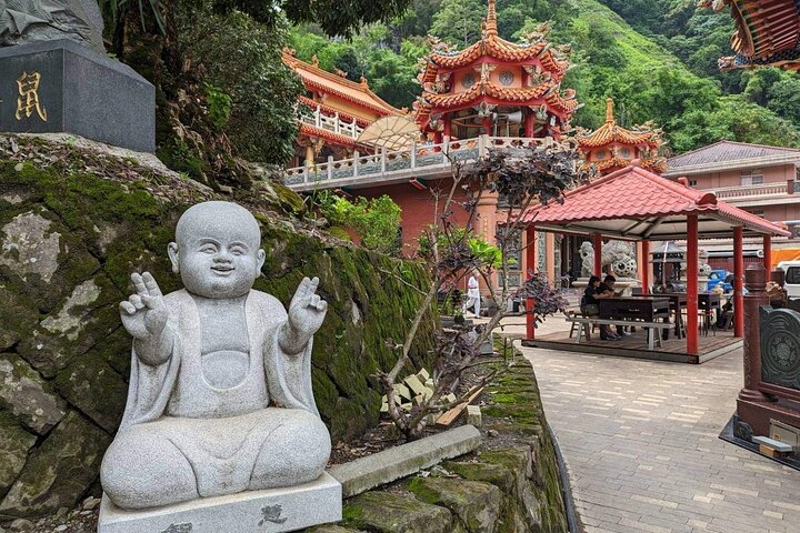 Excursión de un día al bosque nacional Alishan desde Taichung con recogida en el hotel