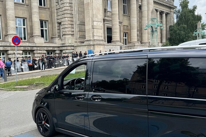 Din private 3-timers Hamburg køretur med en tidligere politimand