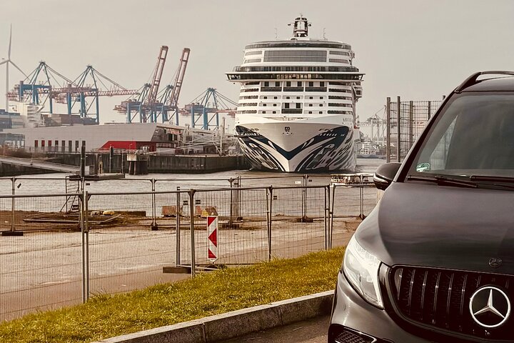 Fra Kiel: privat Hamburg 6-timers tur med en tidligere politimann