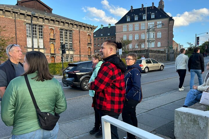 Tour a pie por Aarhus: Viajes de Viking Village a Metrópolis
