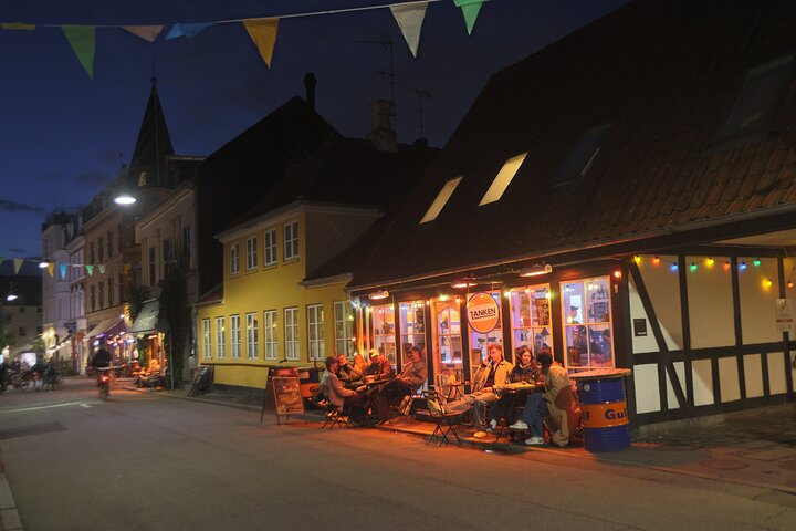 Tour a pie por Aarhus: Viajes de Viking Village a Metrópolis