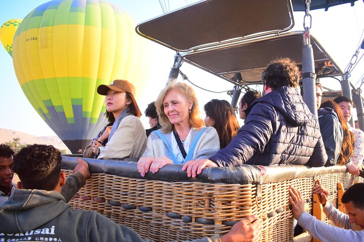 Croisière de 4 jours sur le Nil Assouan et Louxor en montgolfière avec Abu Simbel