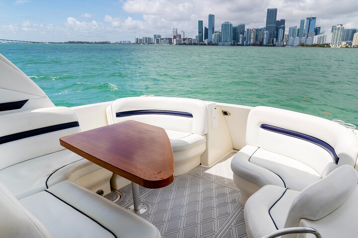 Noleggio Yacht Privato a Fort Lauderdale: 40 - Ft, Fino a 12