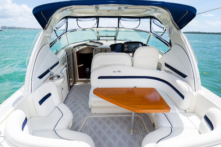 Noleggio Yacht Privato a Fort Lauderdale: 40 - Ft, Fino a 12