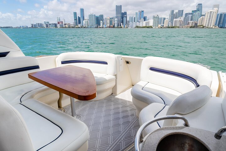 Noleggio Yacht Privato a Fort Lauderdale: 40 - Ft, Fino a 12